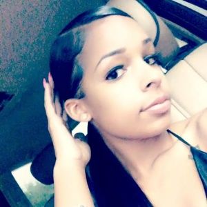 Meet your Posher, Angelique